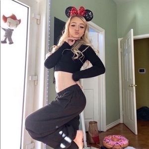 Meet your Posher, Avery